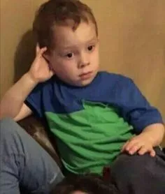 ảnh meme huyền thoại cậu bé mặt suy tư
