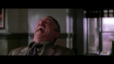 ảnh meme huyền thoại chủ toà soạn báo trong Spiderman cười