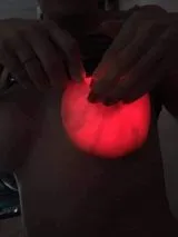 ảnh meme đổ thạch soi đèn ngực