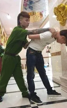 ảnh meme khá bảnh làm công an bắt cướp