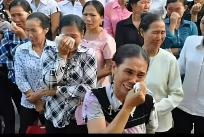 ảnh meme mọi người chia sẻ nỗi buồn