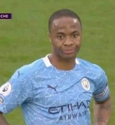 ảnh meme Raheem Sterling chống tay vẻ mặt bất lực