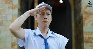 ảnh meme Thầy Giáo Ba đóng vai lính quèn hài hước