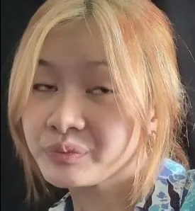 ảnh meme bựa Xuân Ca bĩu môi híp mắt tỏ thái độ với đứa mình ghét